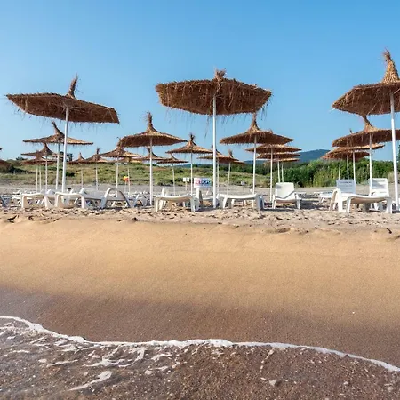 Hotel South Beach - New Management And Free Beach Access Țarevo