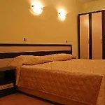 South - New Management And Free Access Hotel Țarevo