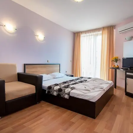 Hotel South Beach - New Management And Free Beach Access Tsarevo