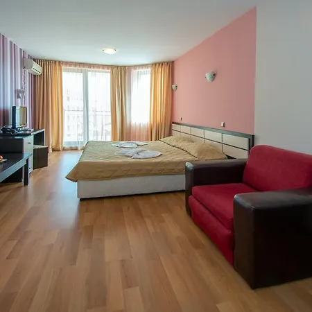 Hotel South Beach - New Management And Free Beach Access Tsarevo