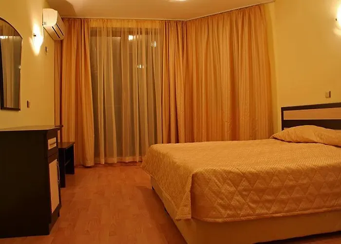 Hotel South - New Management And Free Access Tsarevo